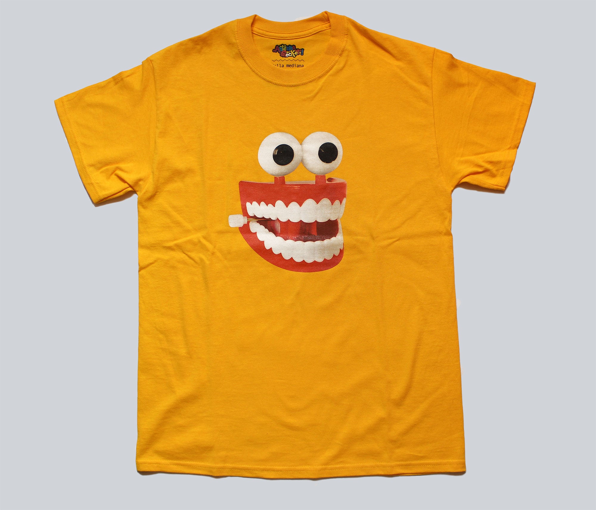 Playera con impresión de juguete retro de dientes